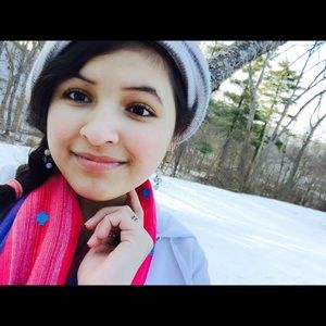 Meet your Posher, Khansa